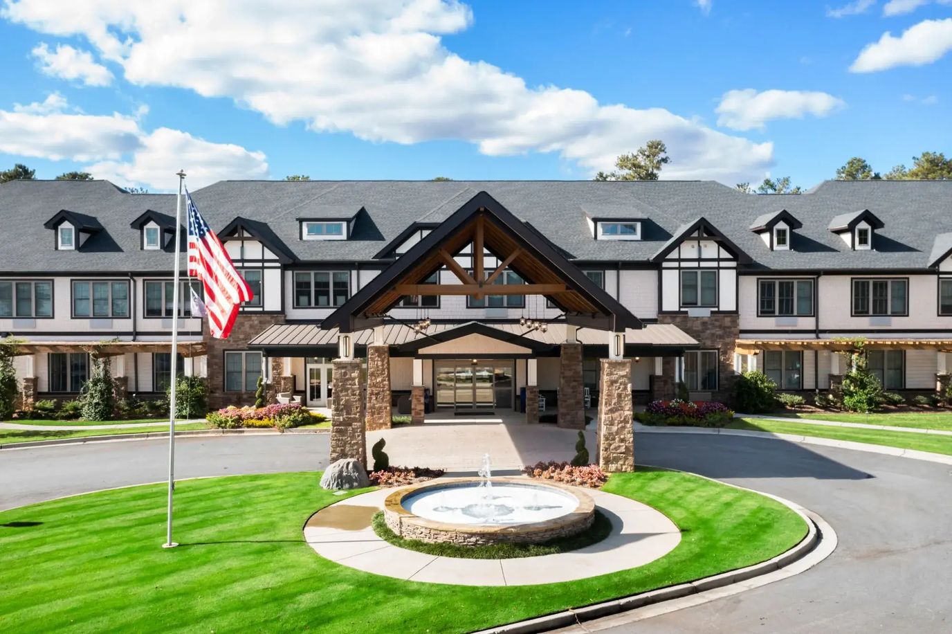 Exterior view of the Oaks at Douglasville building entrance