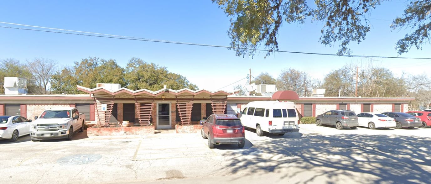 Exterior view of Pleasanton North Nursing and Rehab building