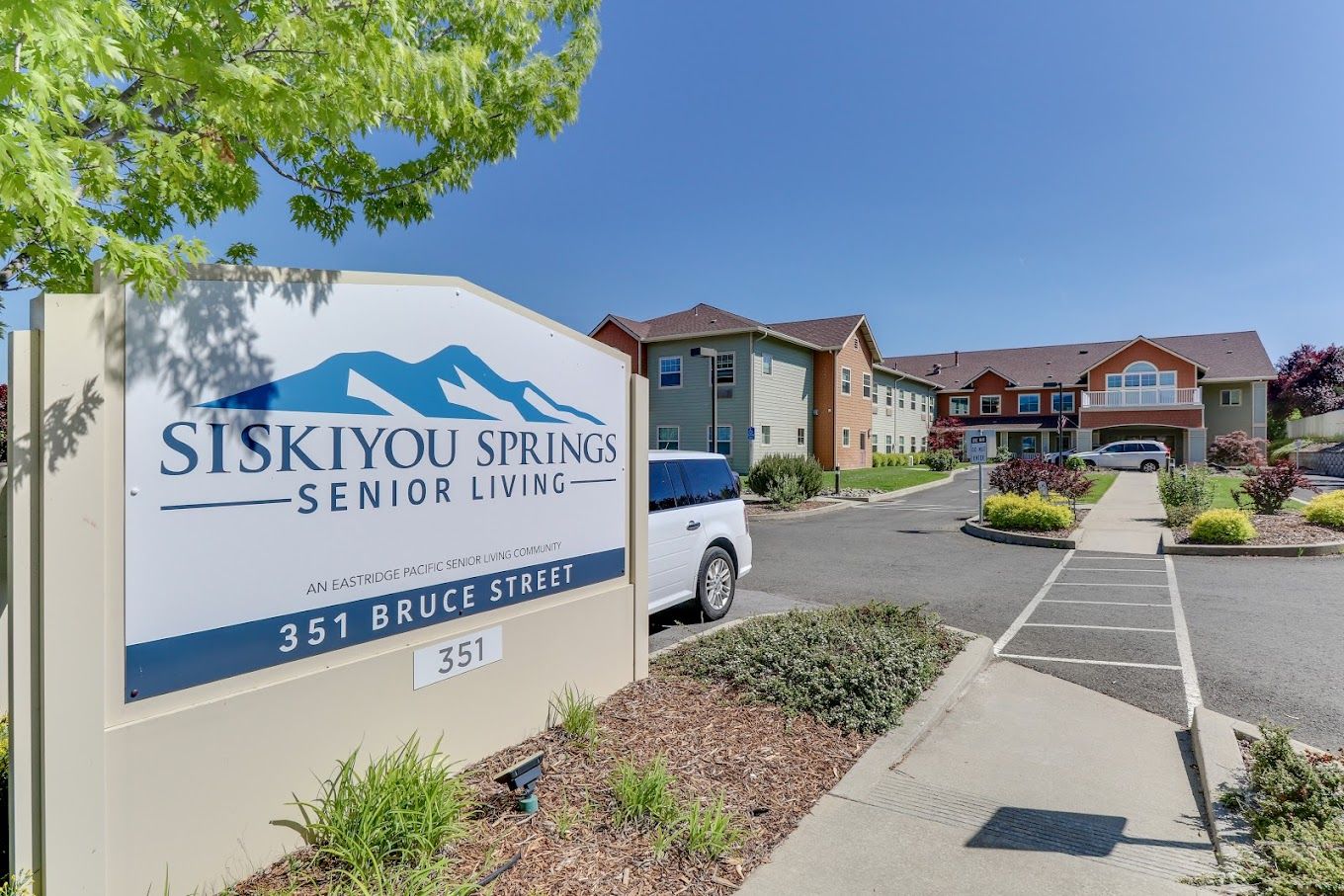Building exterior of Siskiyou Springs Senior Living