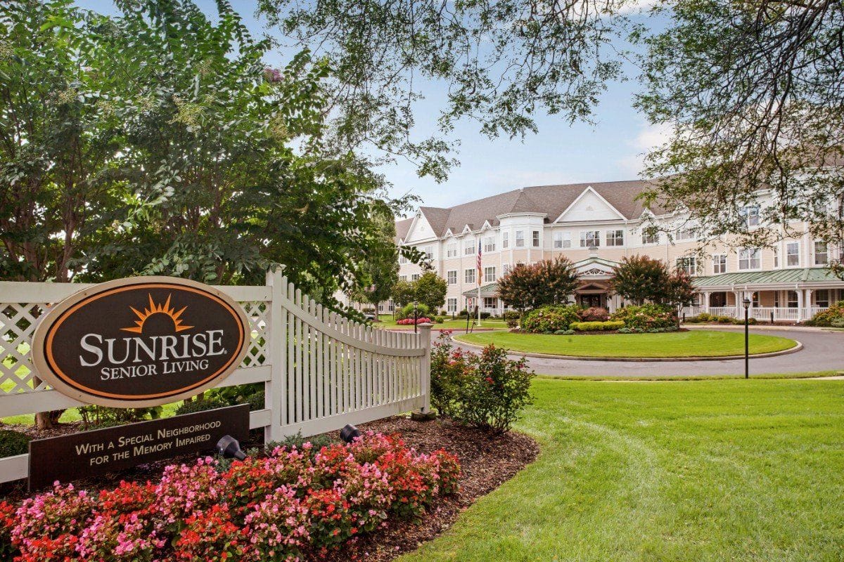 Exterior view of Sunrise of East Meadow with garden