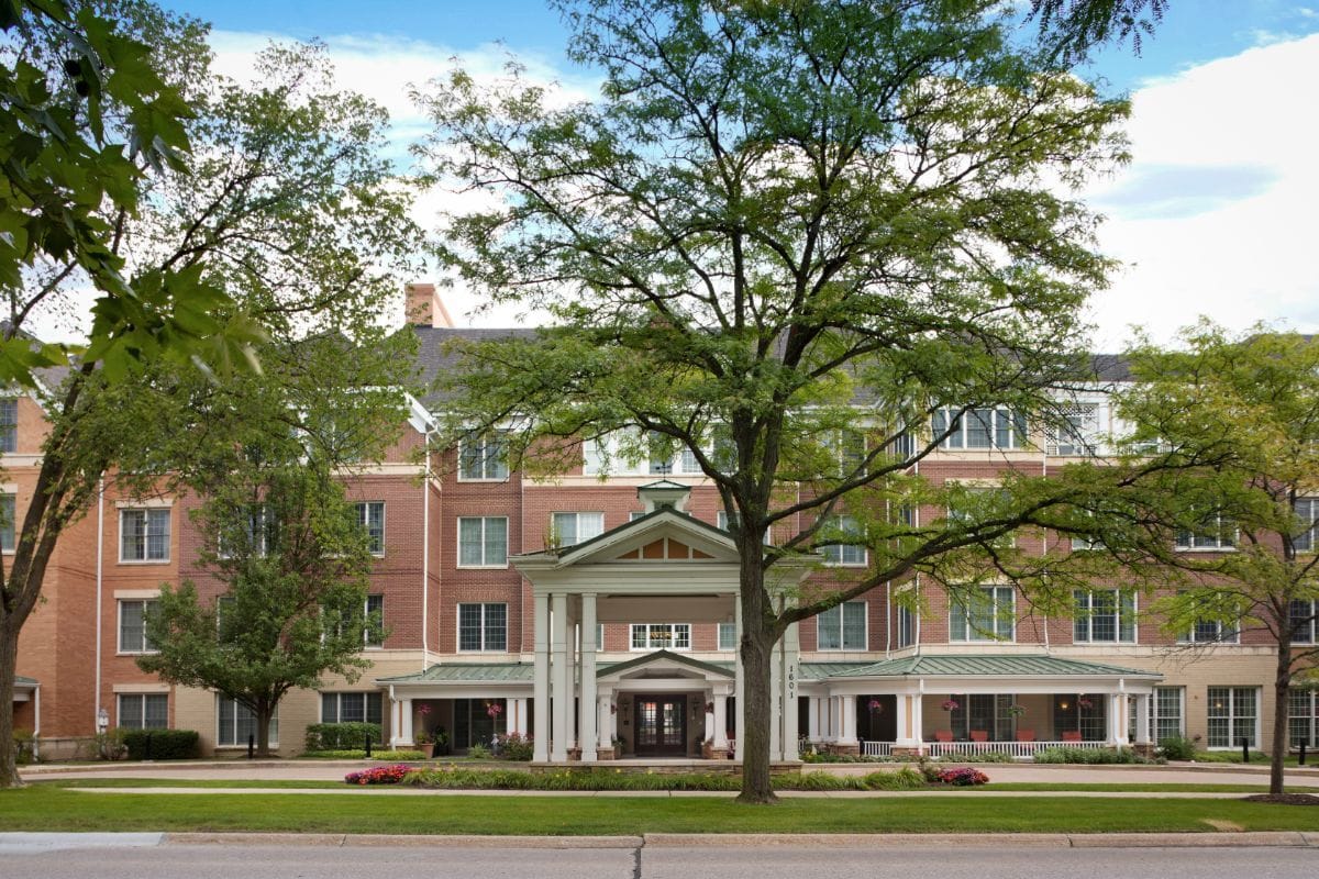 Exterior view of Sunrise of Highland Park facility