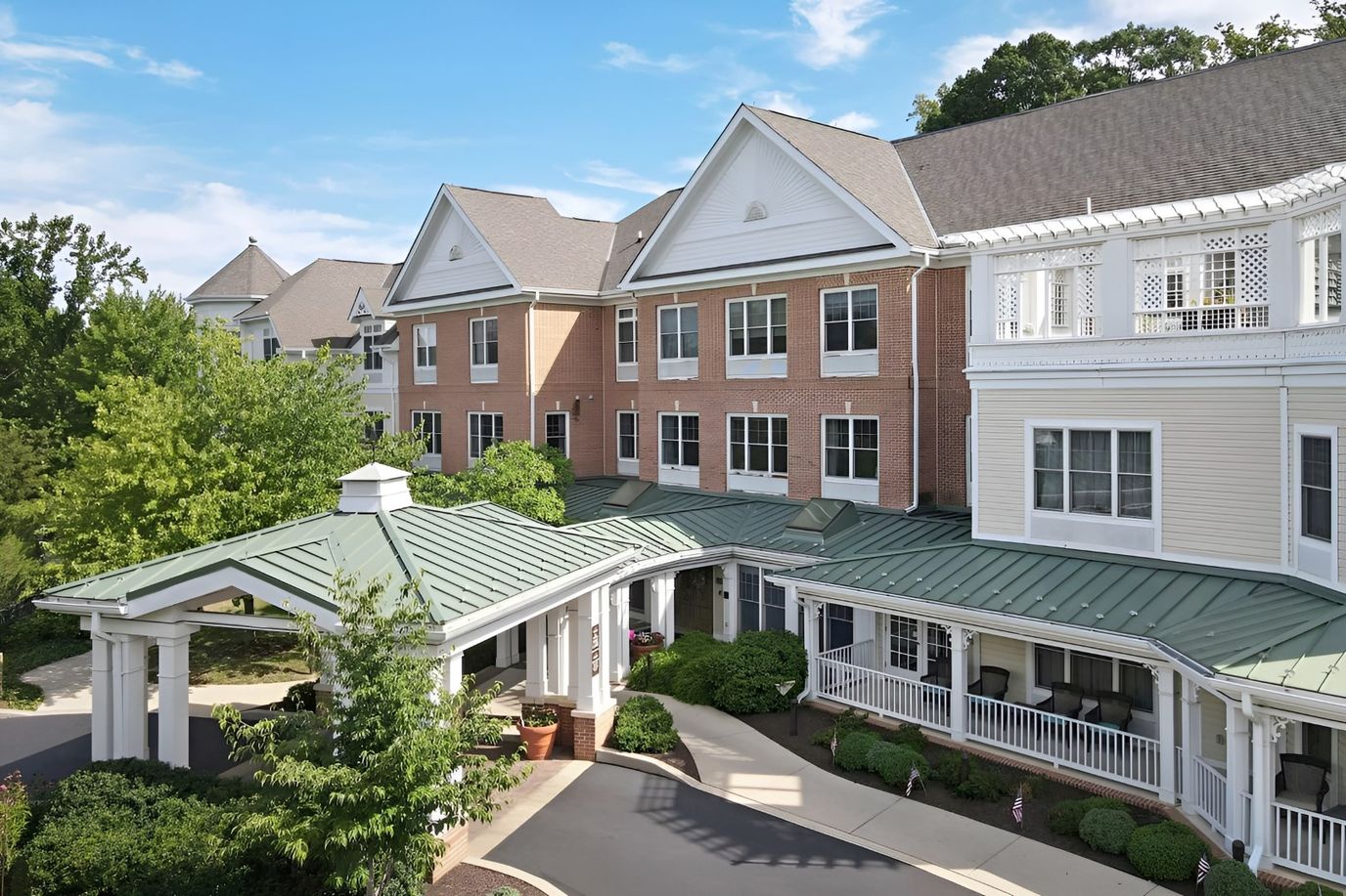Exterior view of Sunrise of Newtown Square facility