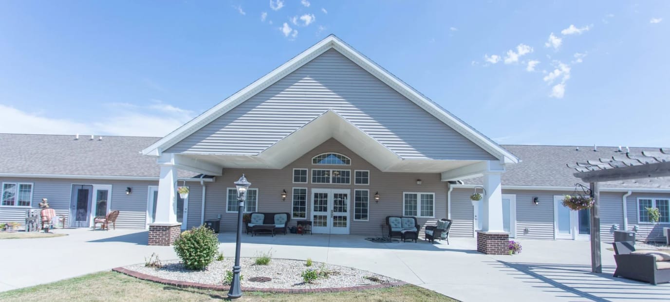 Exterior view of Villas of Holly Brook Shelbyville