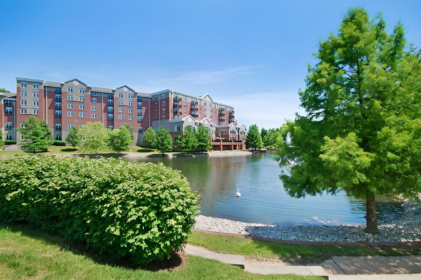 Exterior view of Brookdale Creve Coeur by the water