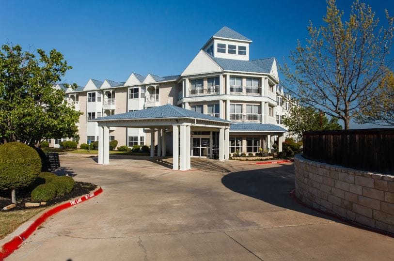 Exterior view of Lakestone Terrace facility entrance