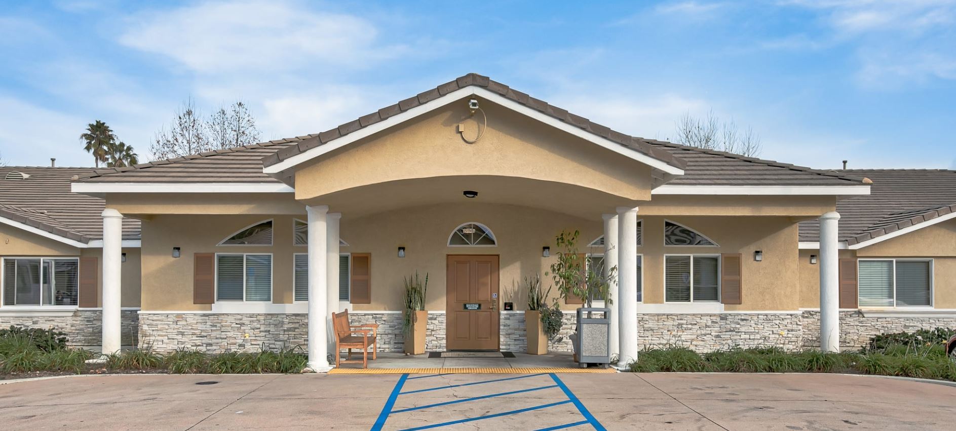 Front entrance of Sunlit Gardens facility