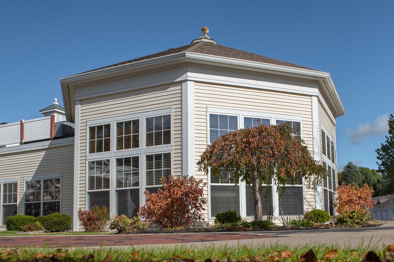Exterior view of The Addison of Willow Pond building
