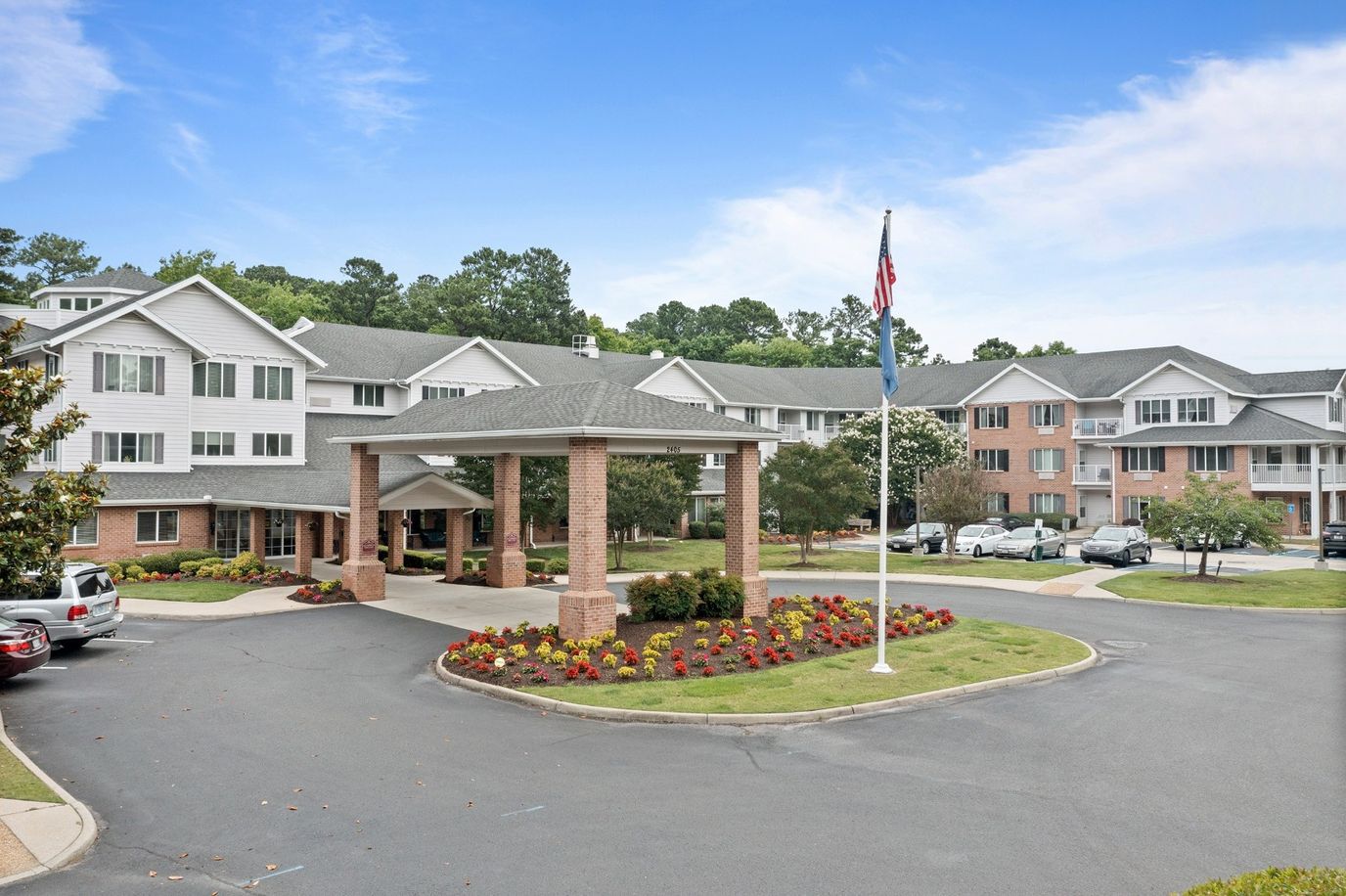 Exterior view of Colonial Harbor Gracious Retirement Living