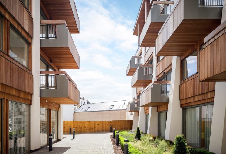Modern outdoor space between two buildings