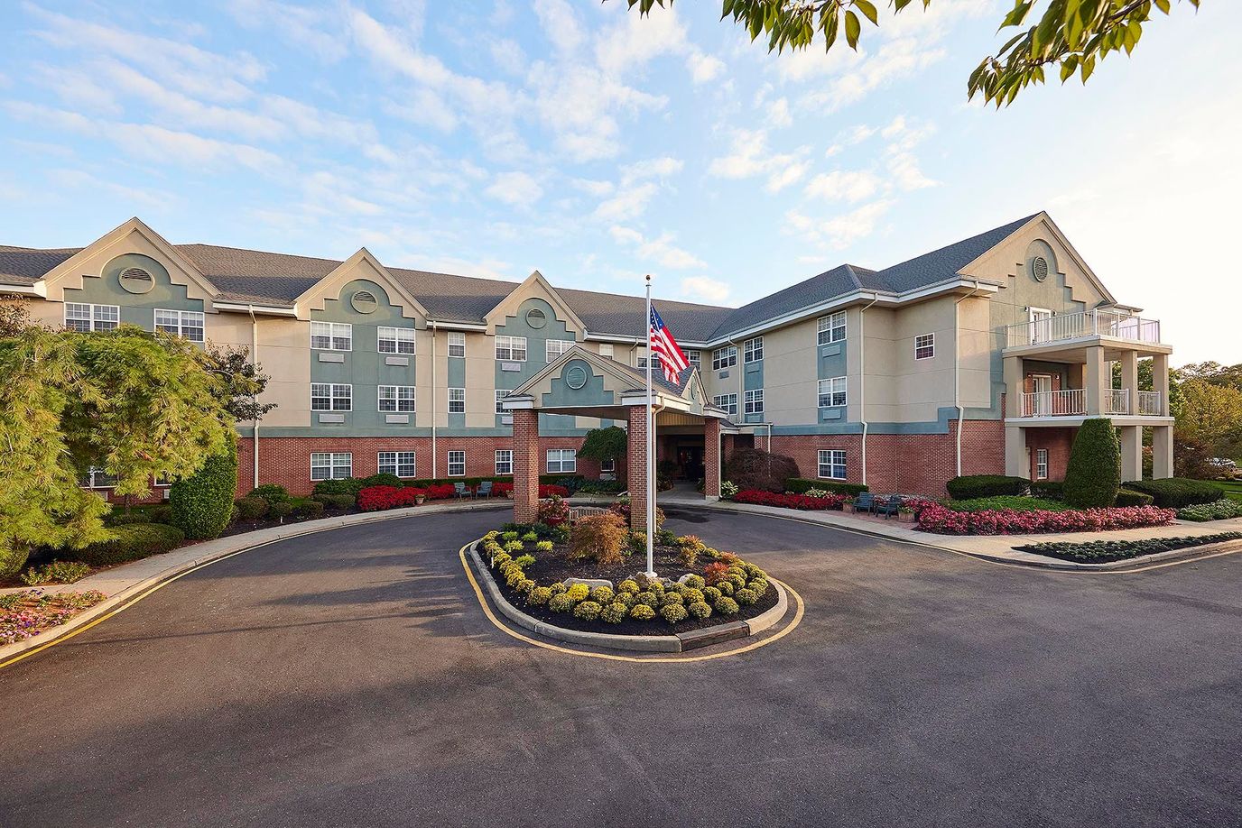 Exterior view of Brandywine Howell senior living facility