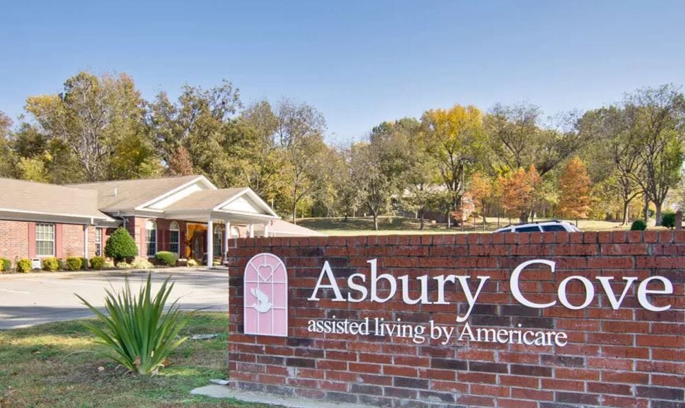 Exterior view of Asbury Cove assisted living facility