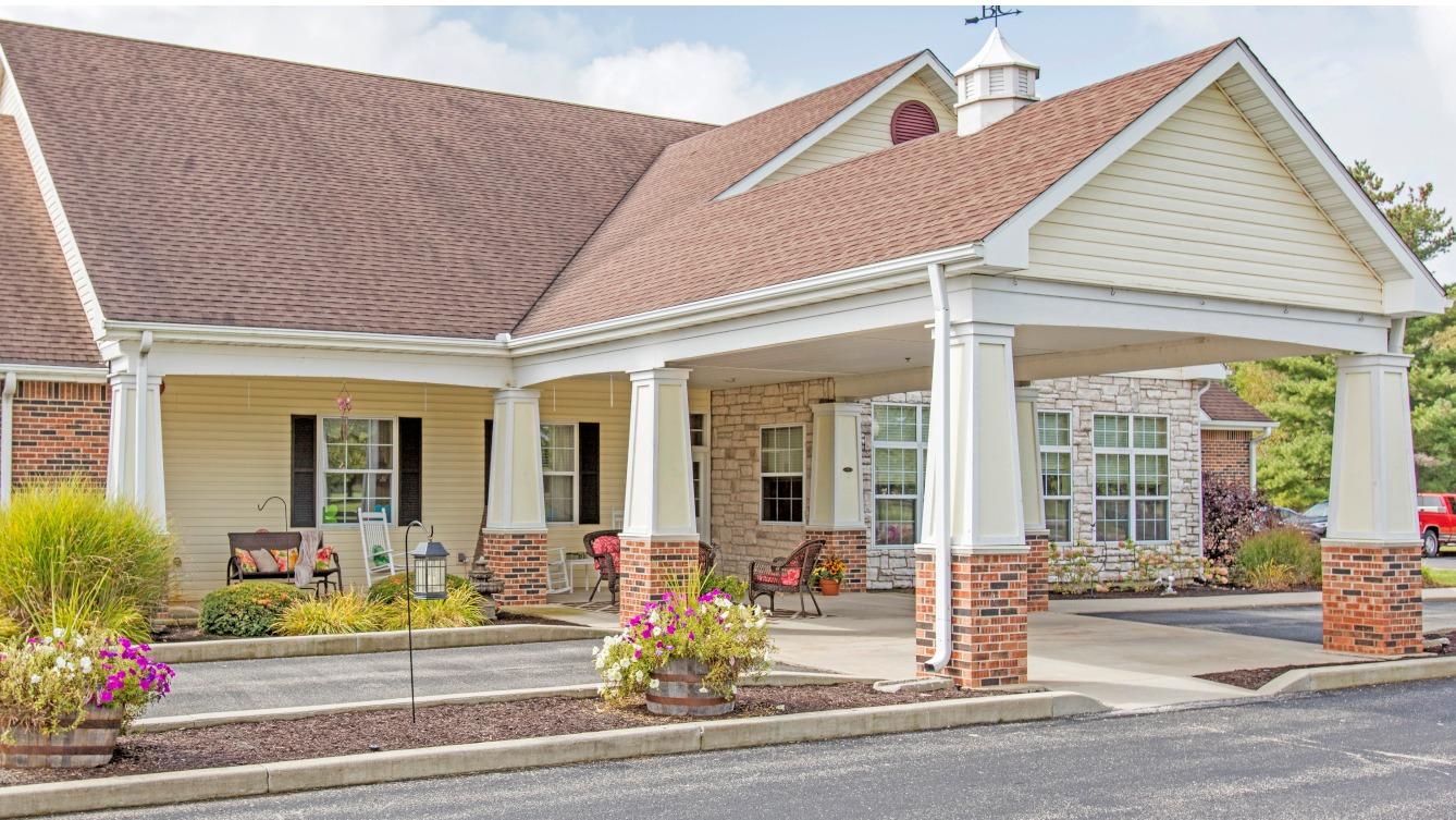 Exterior view of Bickford of Wabash facility entrance