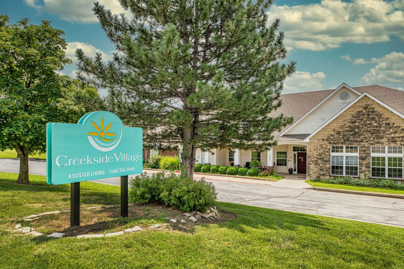 Exterior view of Creekside Village assisted living facility