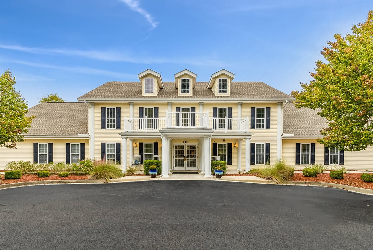 Exterior view of Pinewood Square senior living facility