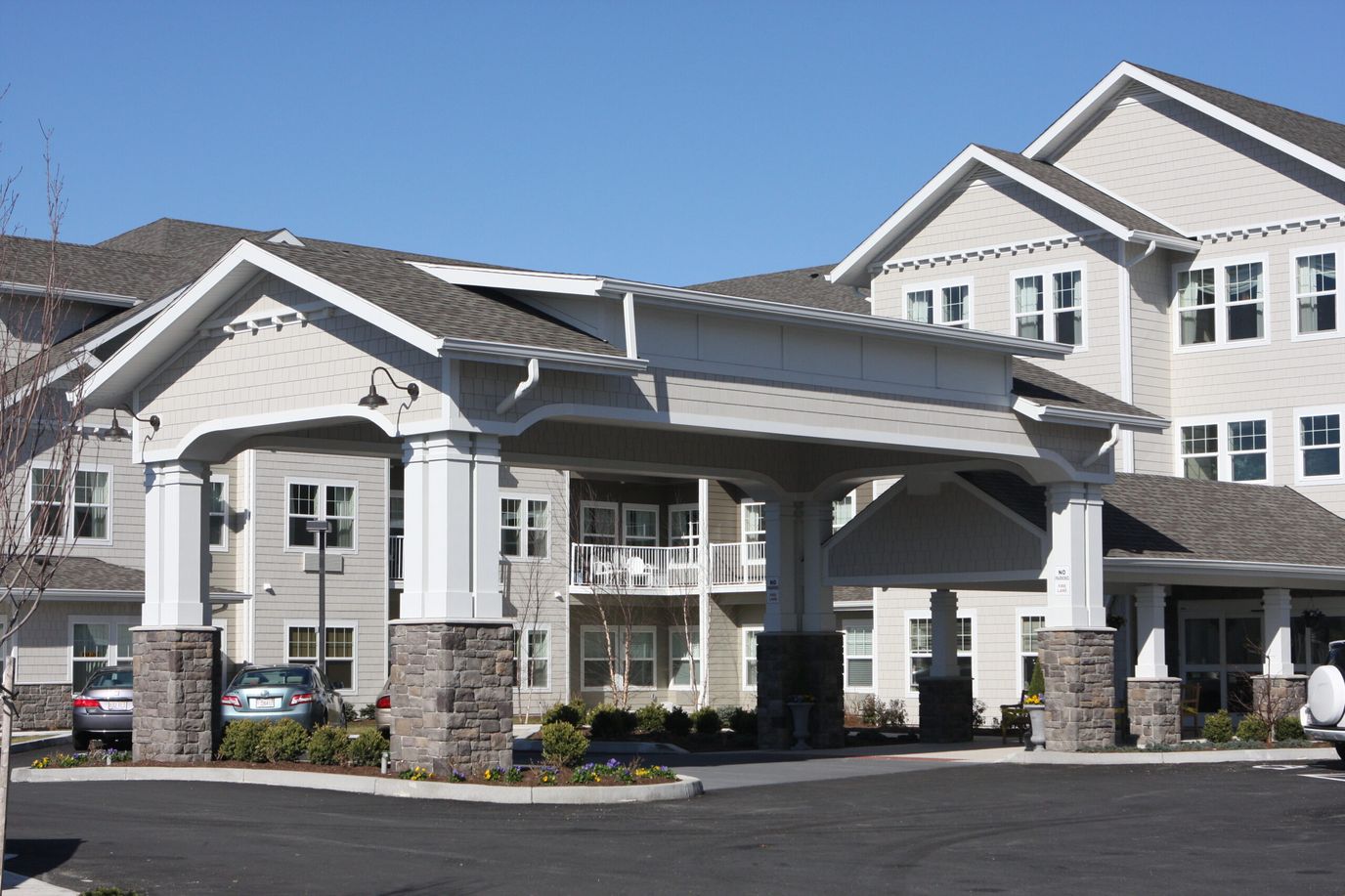 Exterior view of Heatherwood Gracious Retirement Living