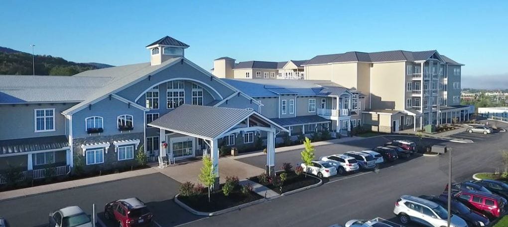 Exterior view of Highland Park Senior Living facility