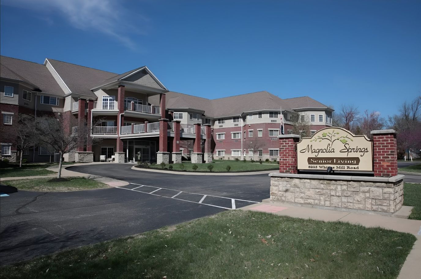 Exterior view of Magnolia Springs Louisville building