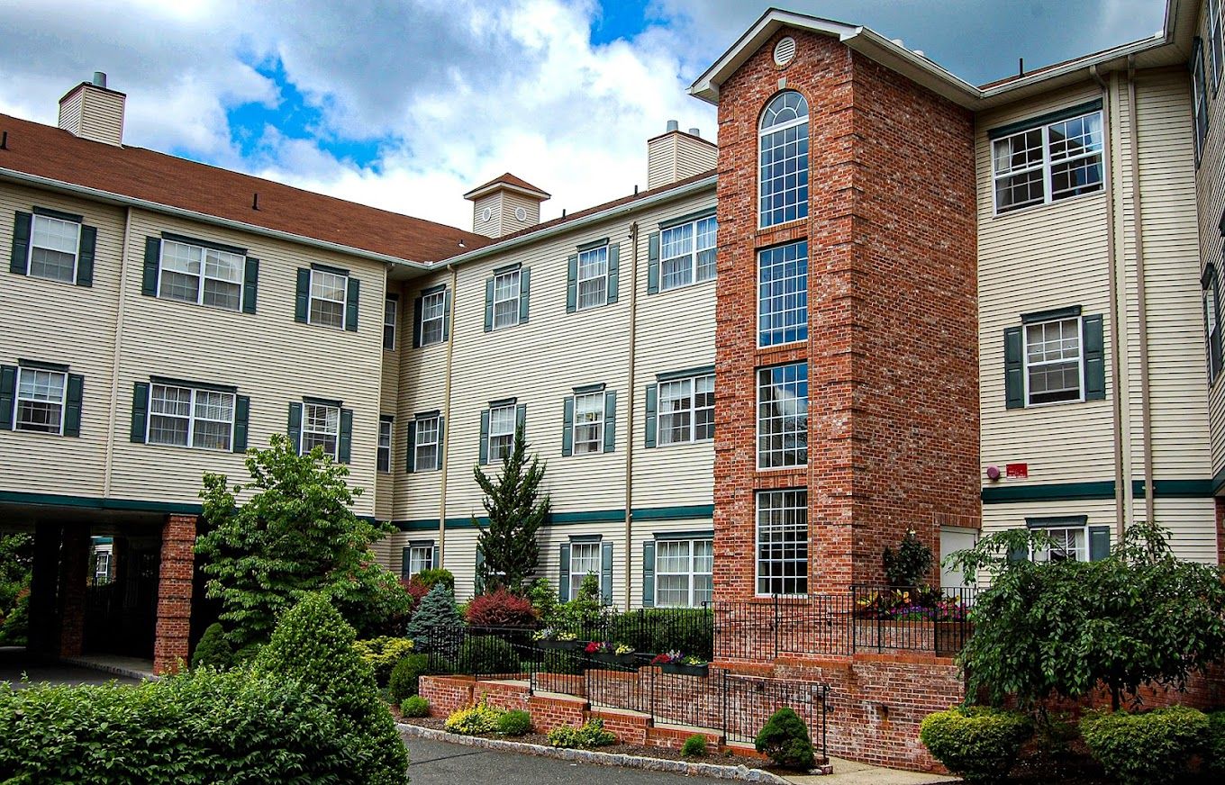 Exterior view of Mira Vie at West Milford facility