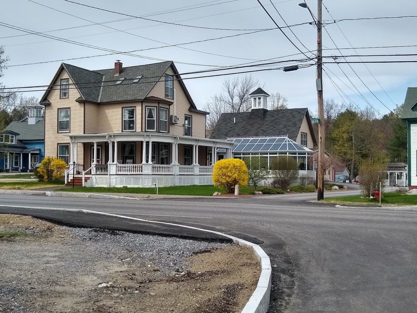 Exterior view of a charming assisted living facility