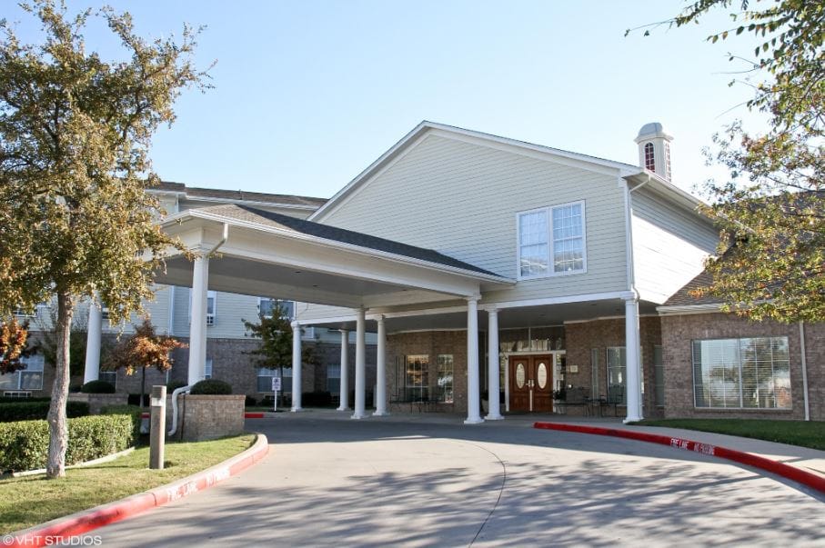 Exterior view of The Waterford at Fort Worth entrance