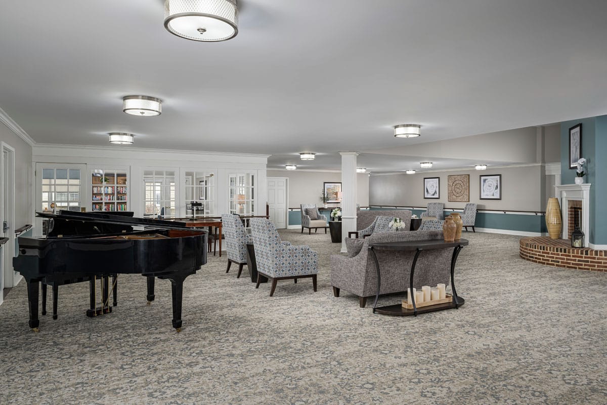 Bright and inviting common area with seating