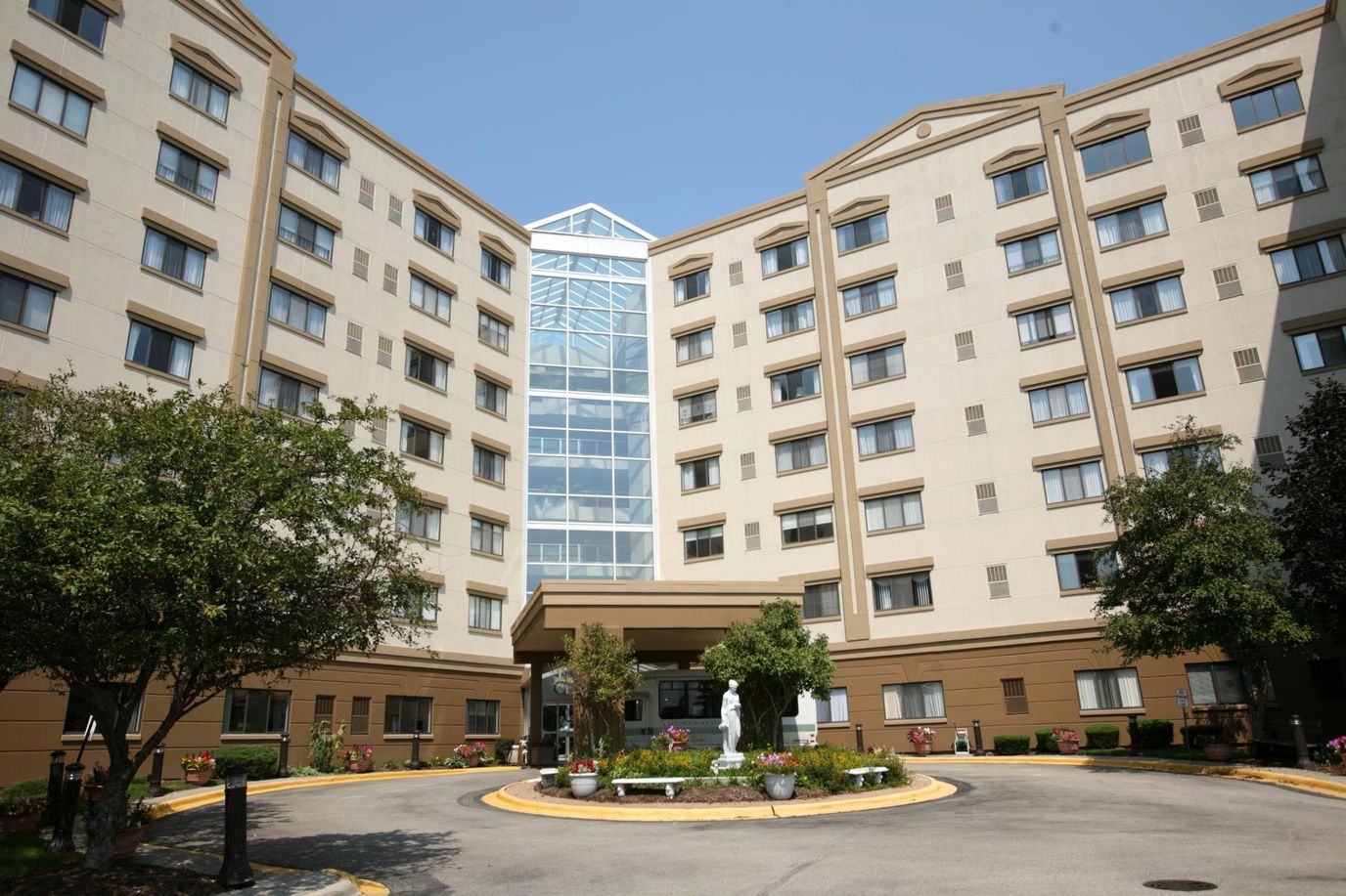 Exterior view of Lexington Square Retirement Community
