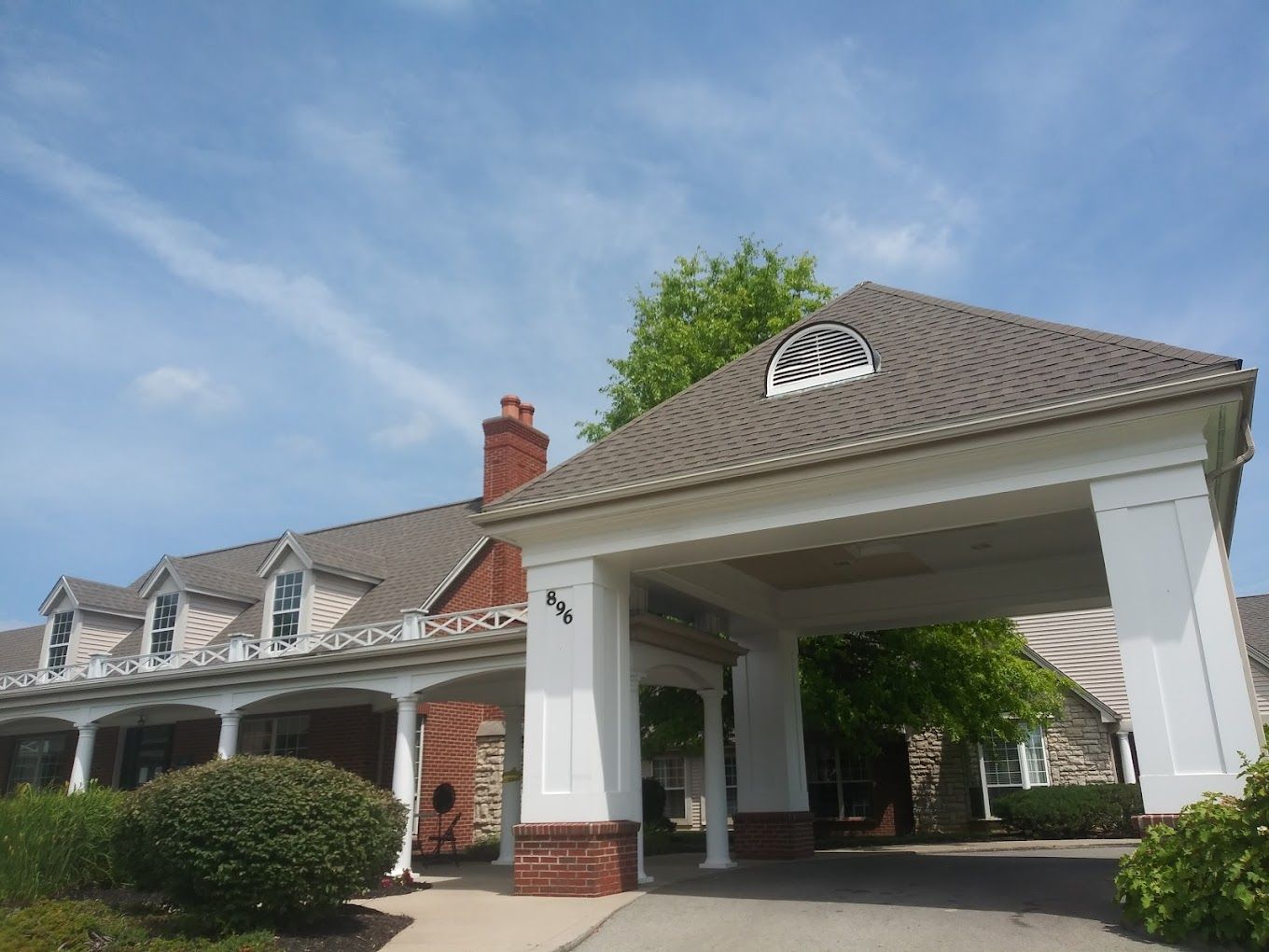 The entrance of The Woodlands of Hamilton facility