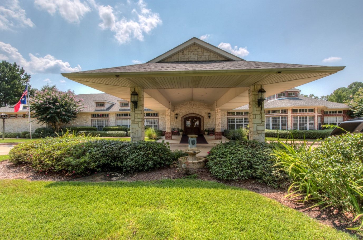 Front exterior of Arabella of Kilgore Senior Living center
