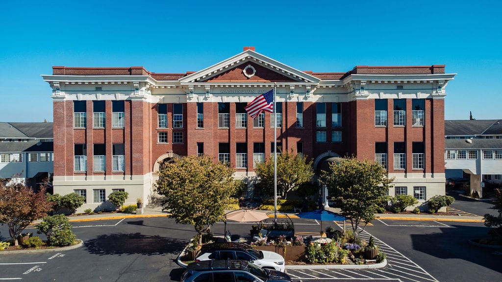 Front exterior view of the Washington Oakes facility