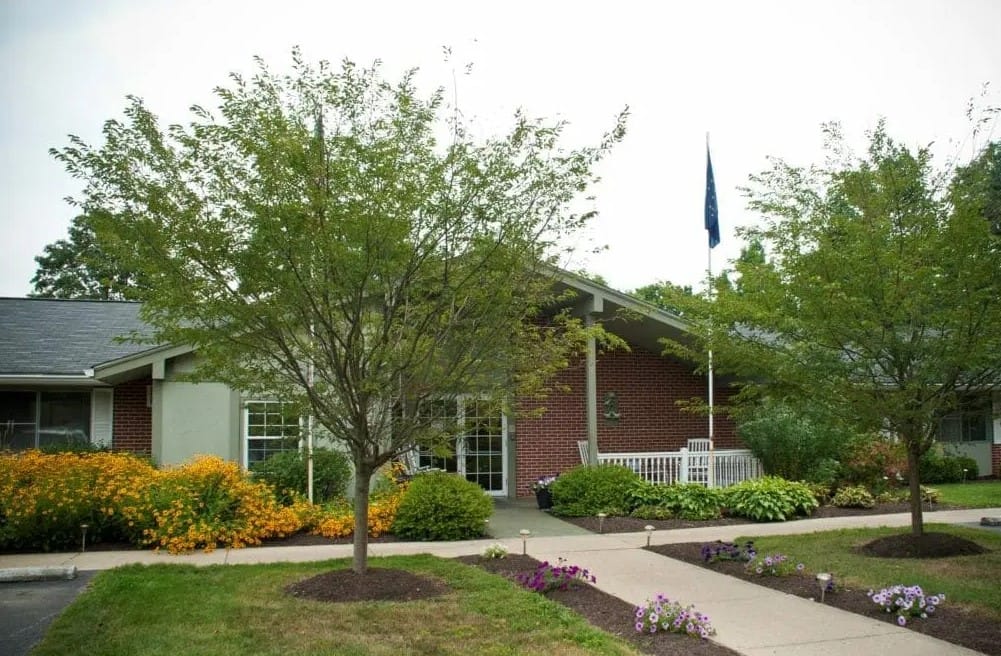 Exterior view of Hickory Creek at Sunset with landscaping