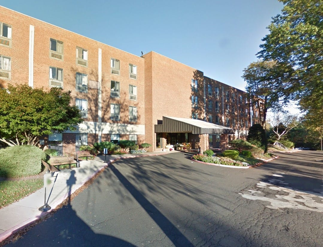 Exterior view of Majestic Oaks Rehabilitation and Nursing Center