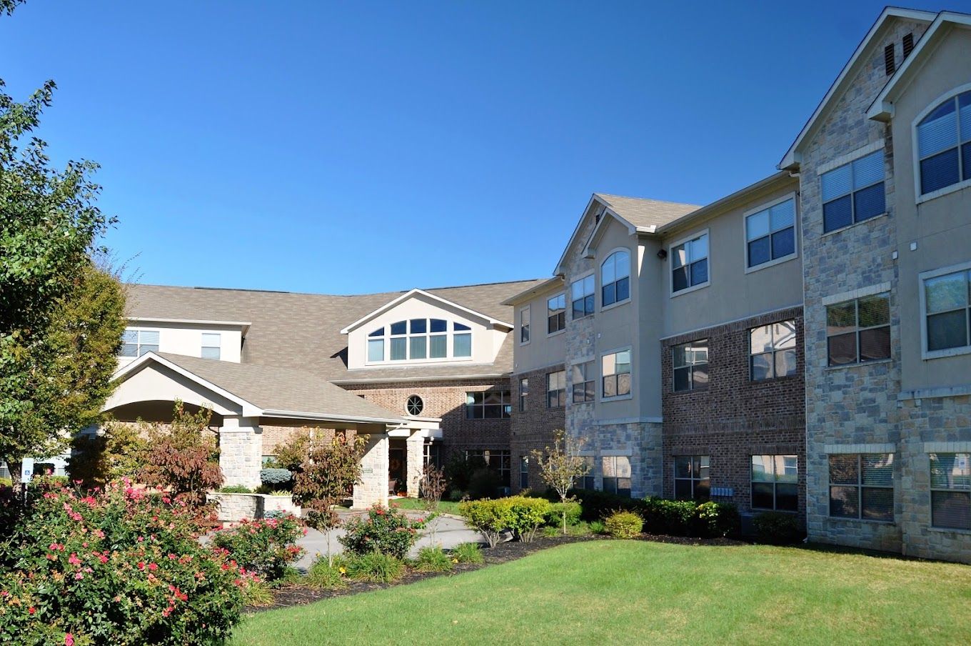 Exterior view of Rutland Place Senior Living building