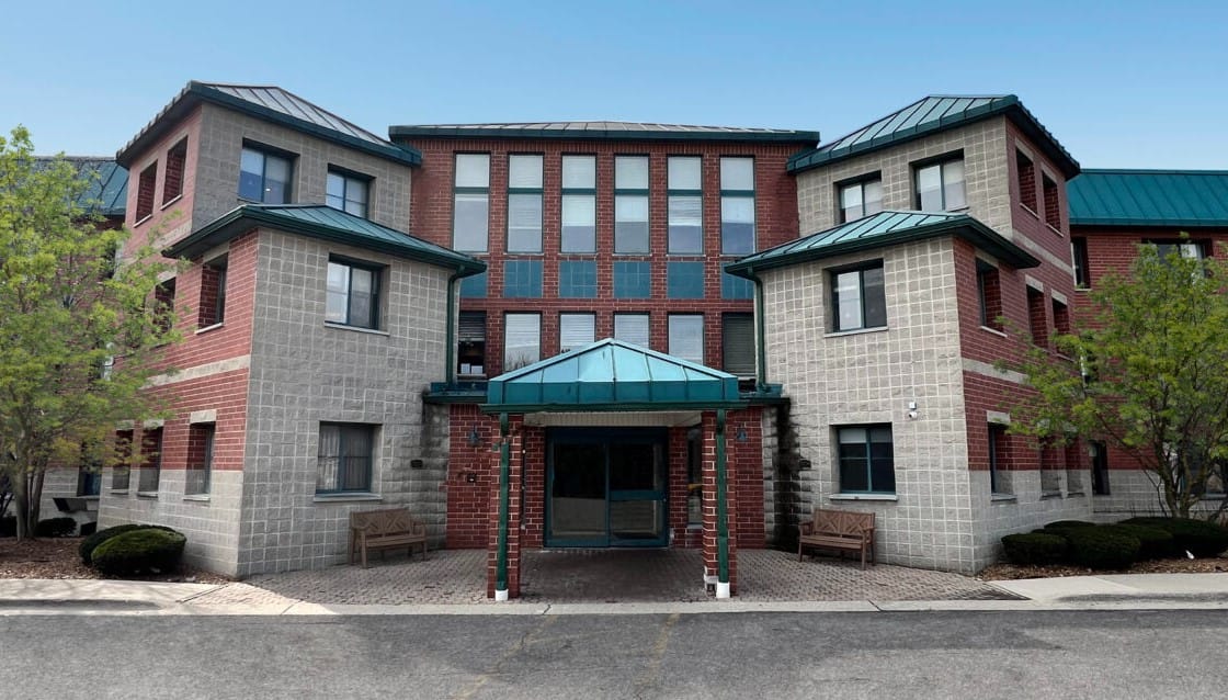 Exterior view of Warren Barr Orland Park facility