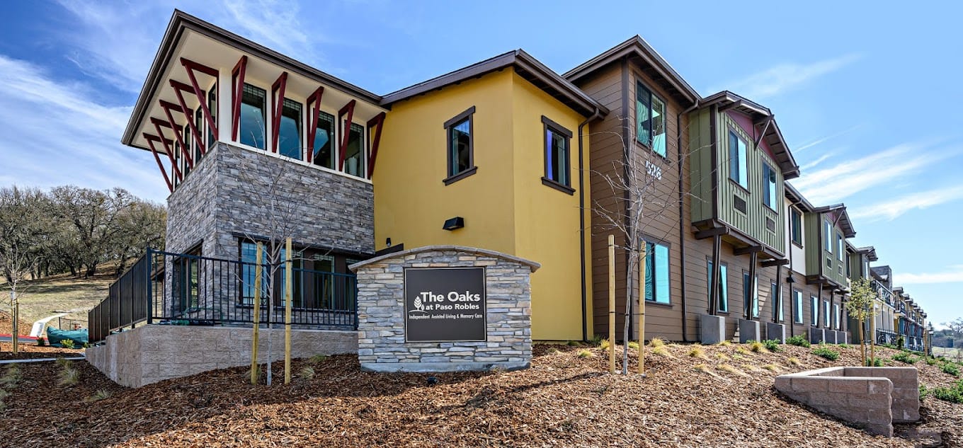 Exterior view of The Oaks at Paso Robles facility