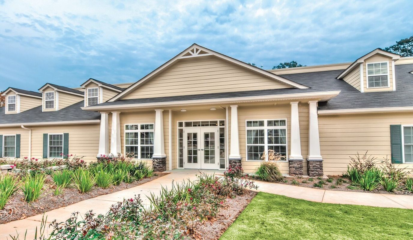 Front entrance of Laurel Glen at Carrollton Senior Living