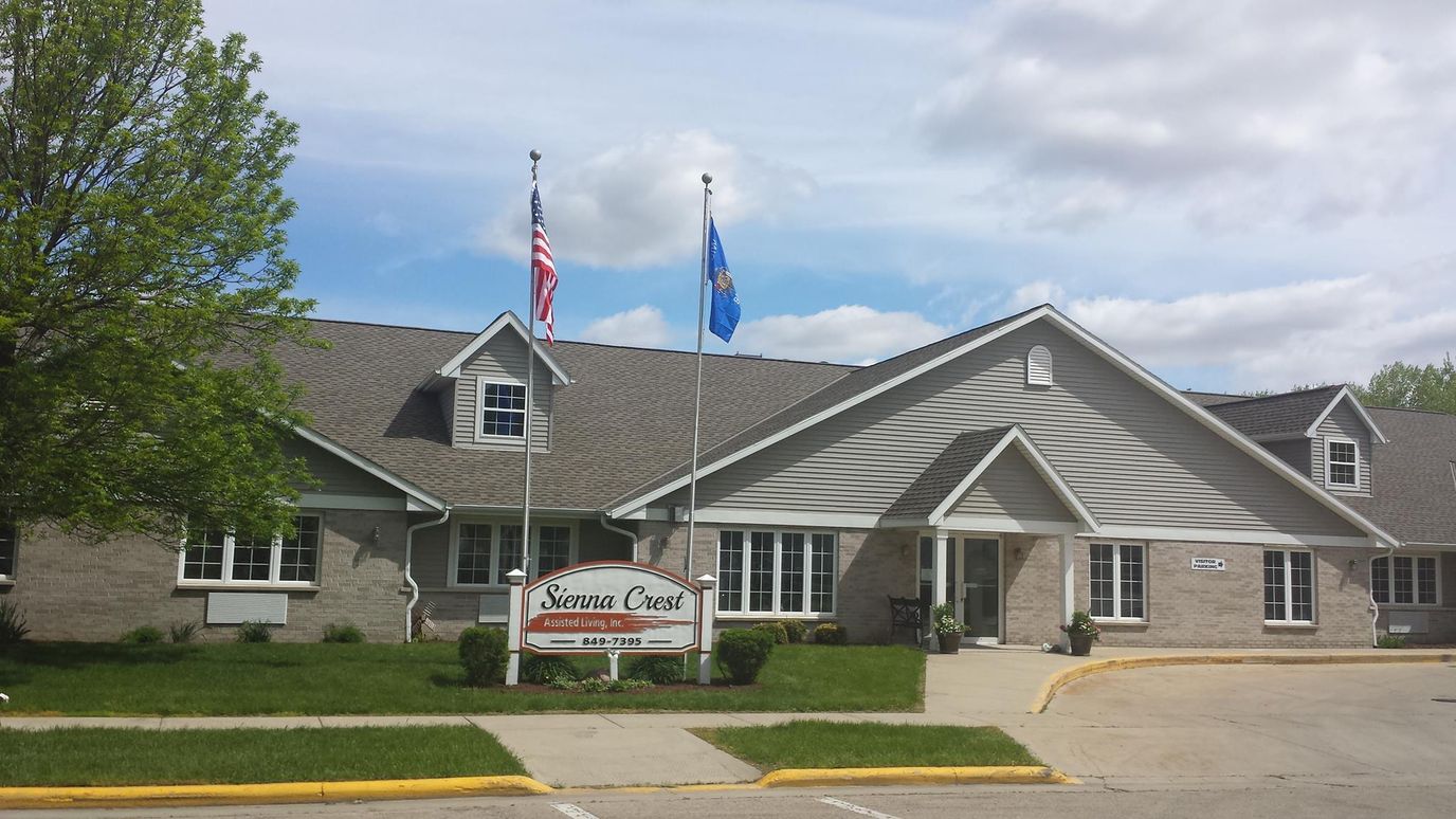 Exterior view of Sienna Crest Assisted Living facility