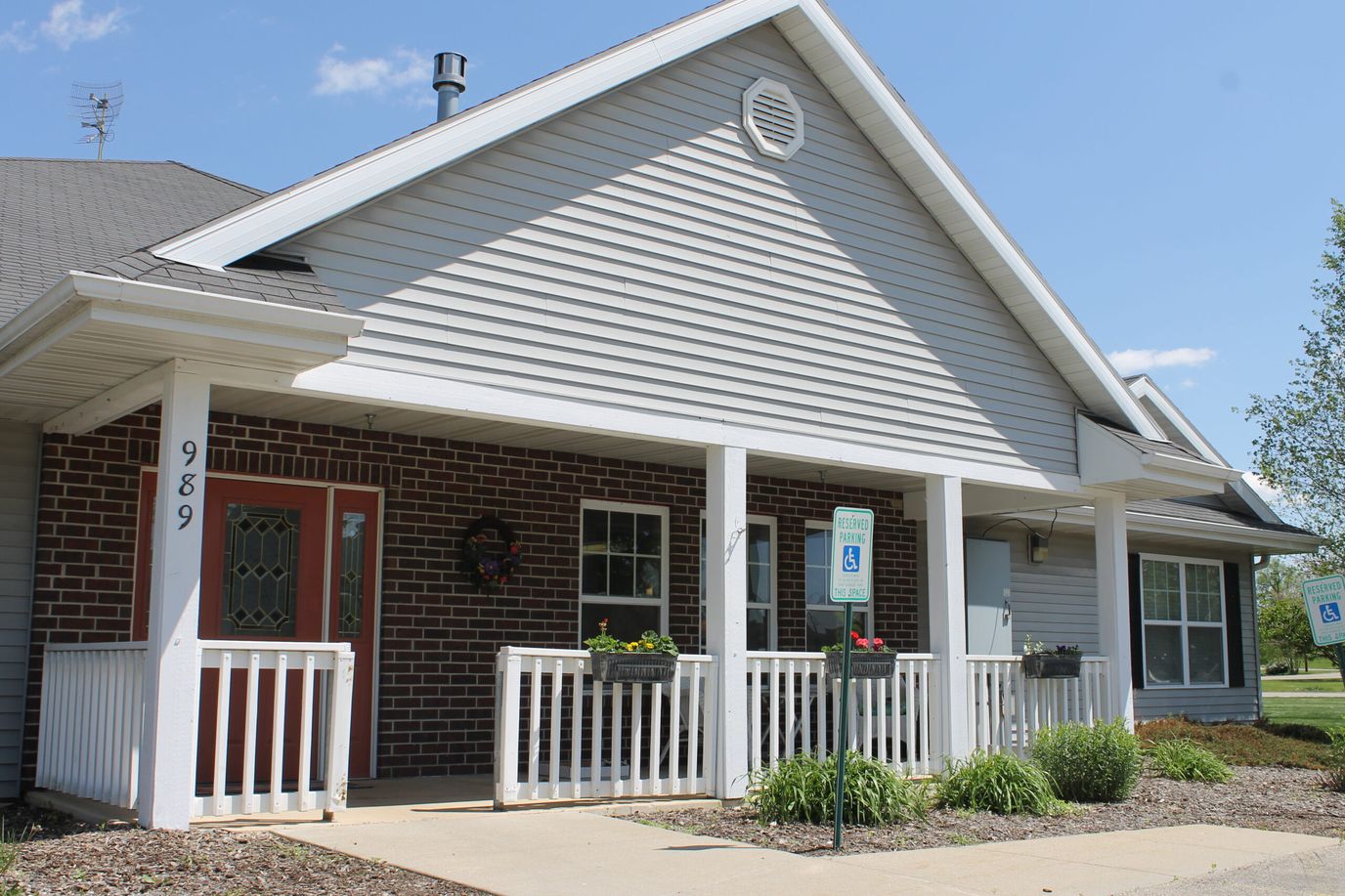 Exterior view of Sienna Meadows Memory Care facility
