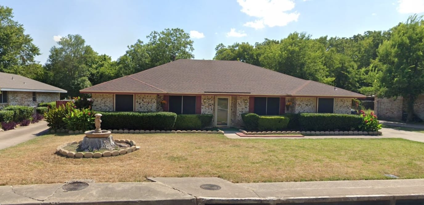 Exterior view of West Lake Assisted Living facility