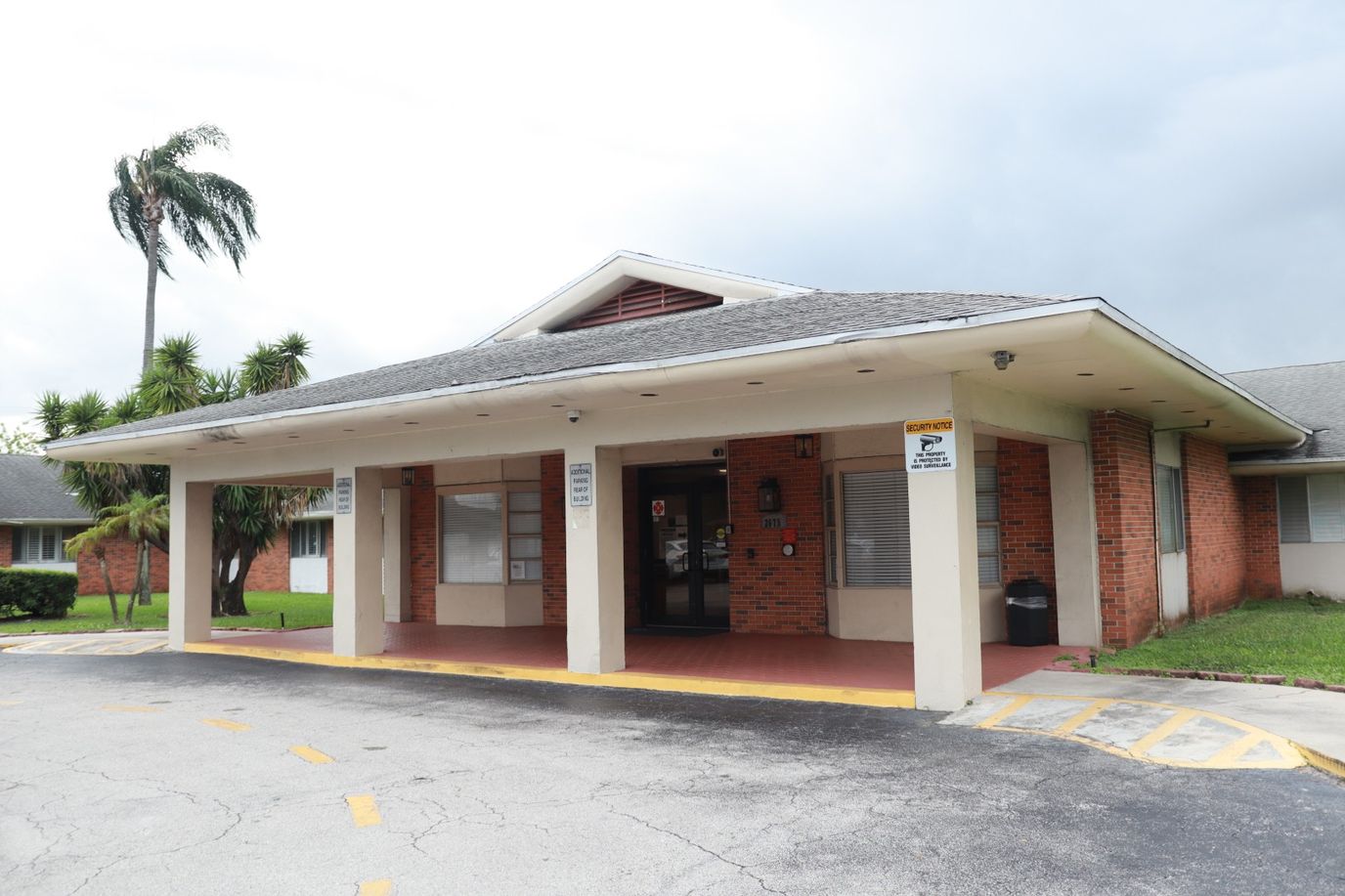 Exterior view of the Wilton Manors Health and Rehabilitation Center