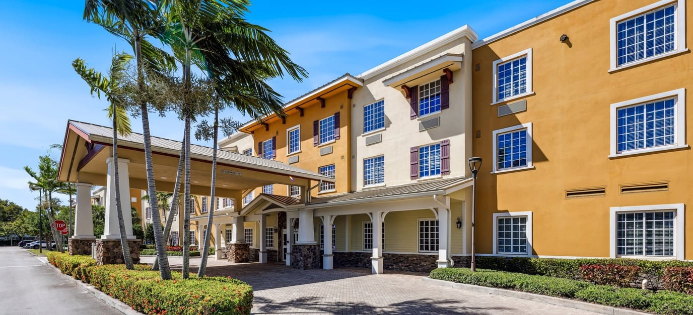 Exterior view of Oakmonte Village of Davie entrance