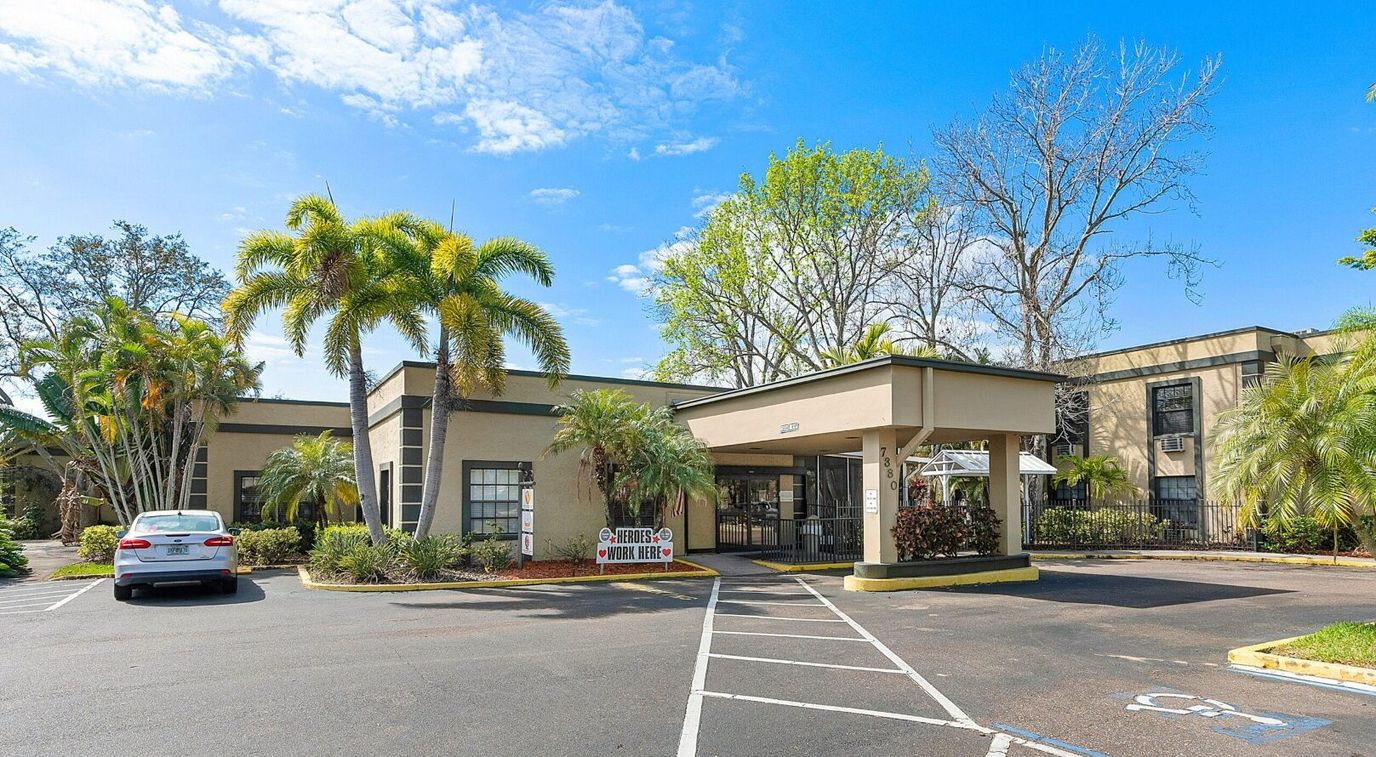 Exterior view of Tierra Pines Center entrance