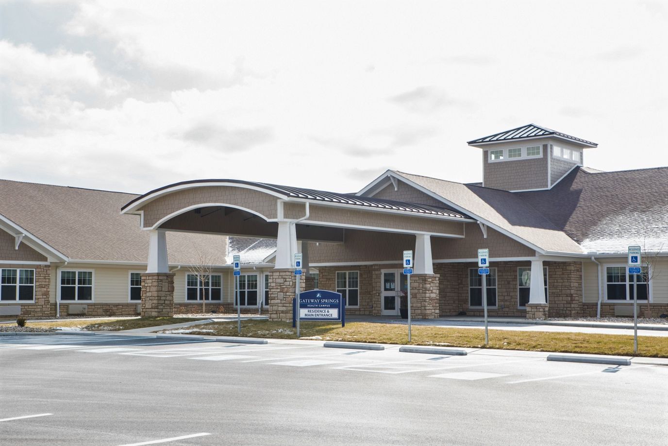 Exterior view of Gateway Springs Health Campus entrance