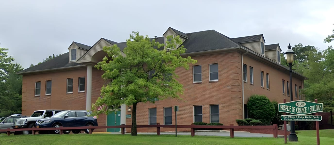 Exterior view of Hospice of Orange & Sullivan facility