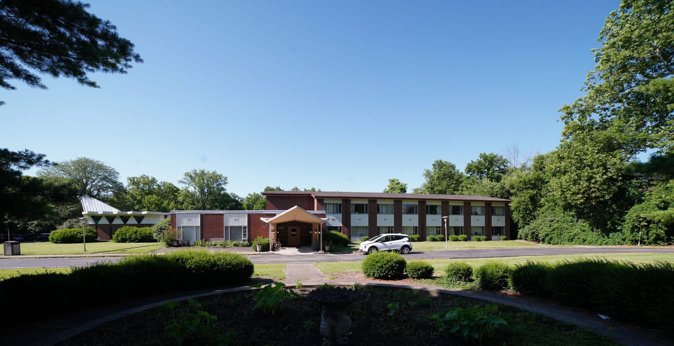 Exterior view of Woods Edge Rehab and Nursing facility