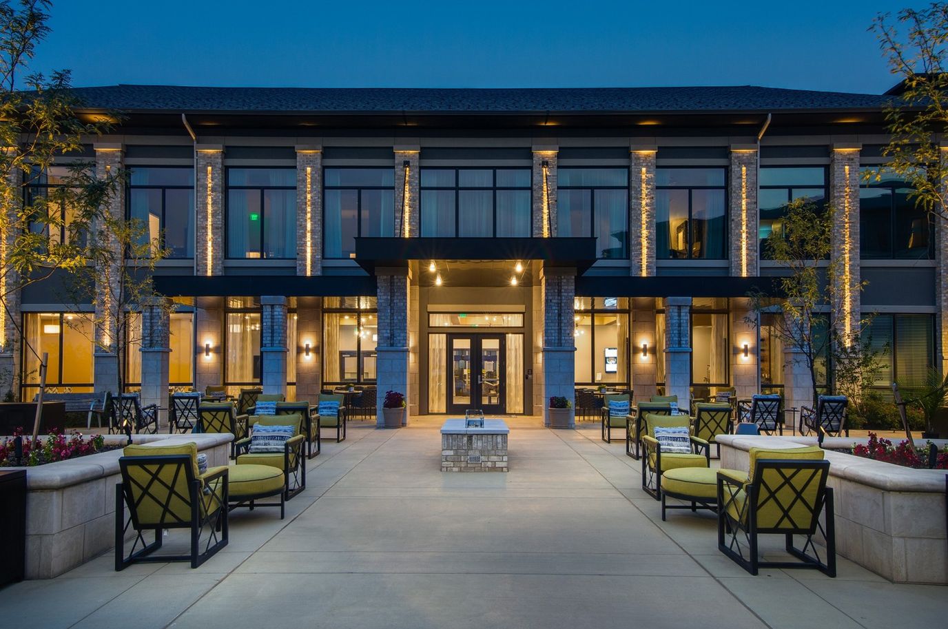 Exterior view of Ridgecrest at Cranberry Woods with outdoor seating
