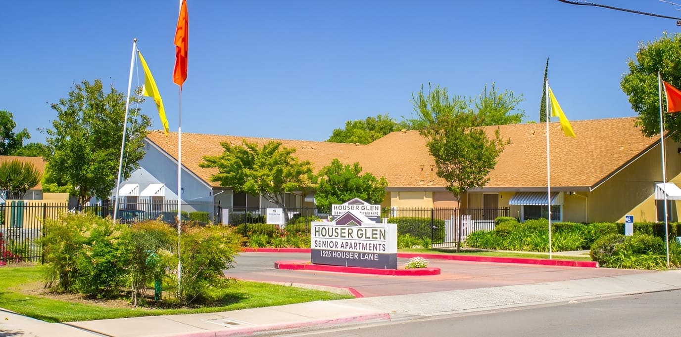 Front exterior view of Houser Glen Senior Apartments