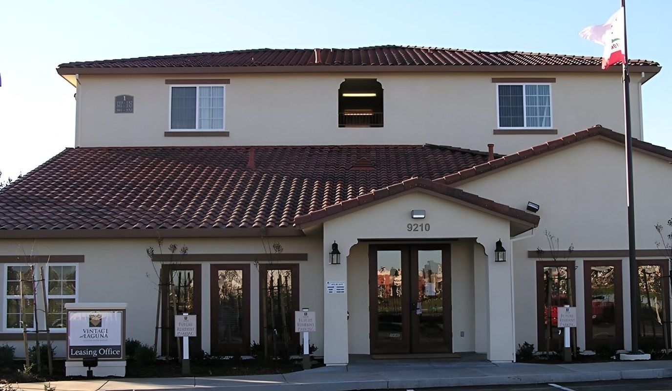 Exterior view of Vintage at Laguna I Apartments