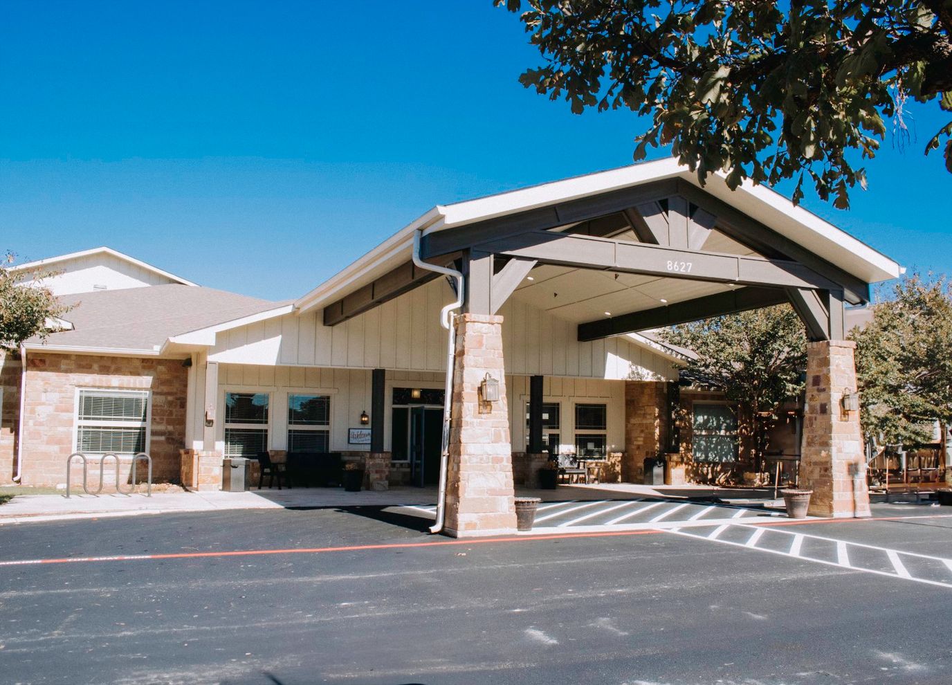 Exterior view of Grandview of Westover Hills facility