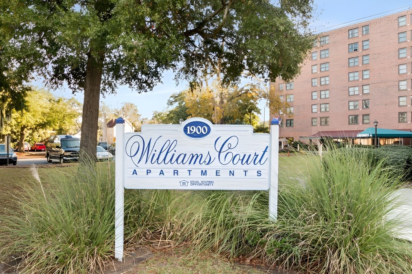 Sign for Williams Court Apartments in outdoor space