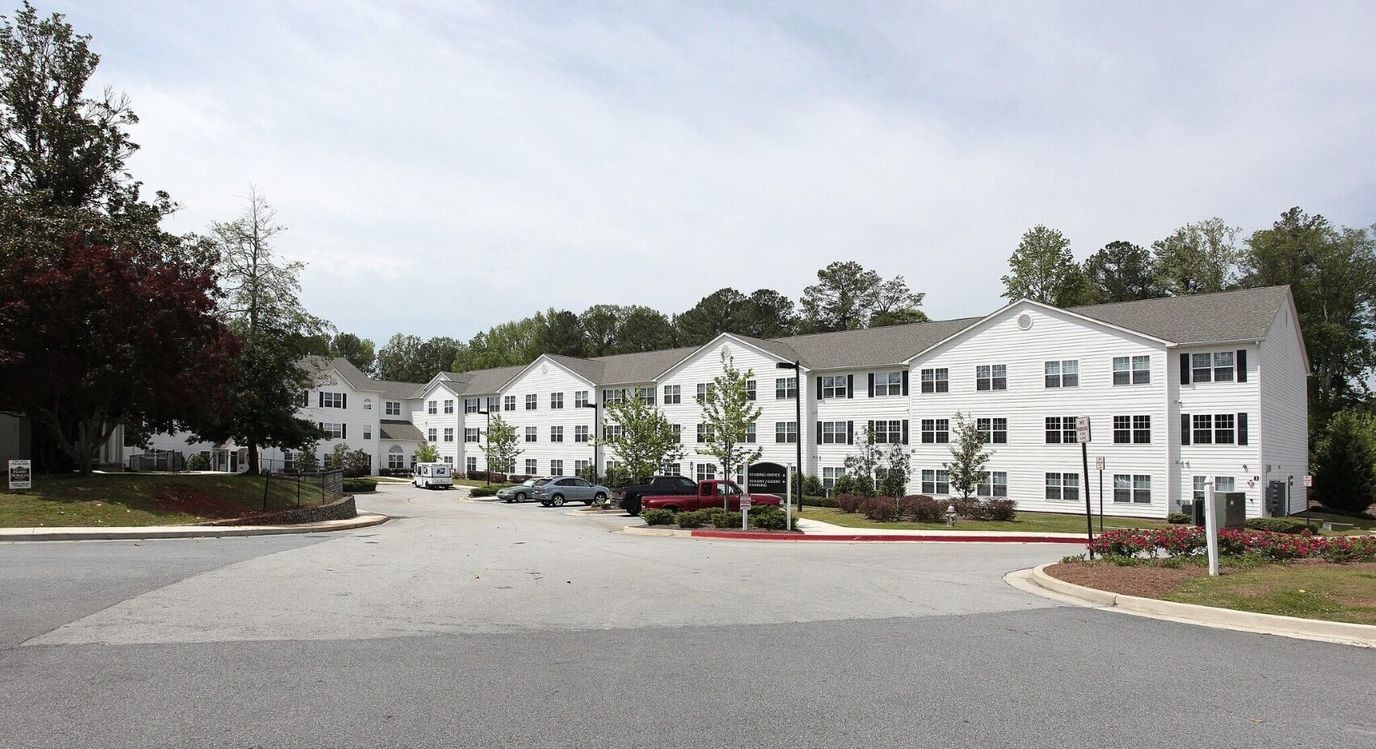 Exterior view of Ashton Arbors Senior Residences